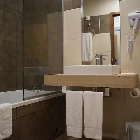 Angra 3* 앙그라두에루이스무